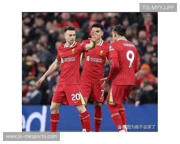 利物浦左翼持续强攻，迪亚斯搓射稍稍打偏